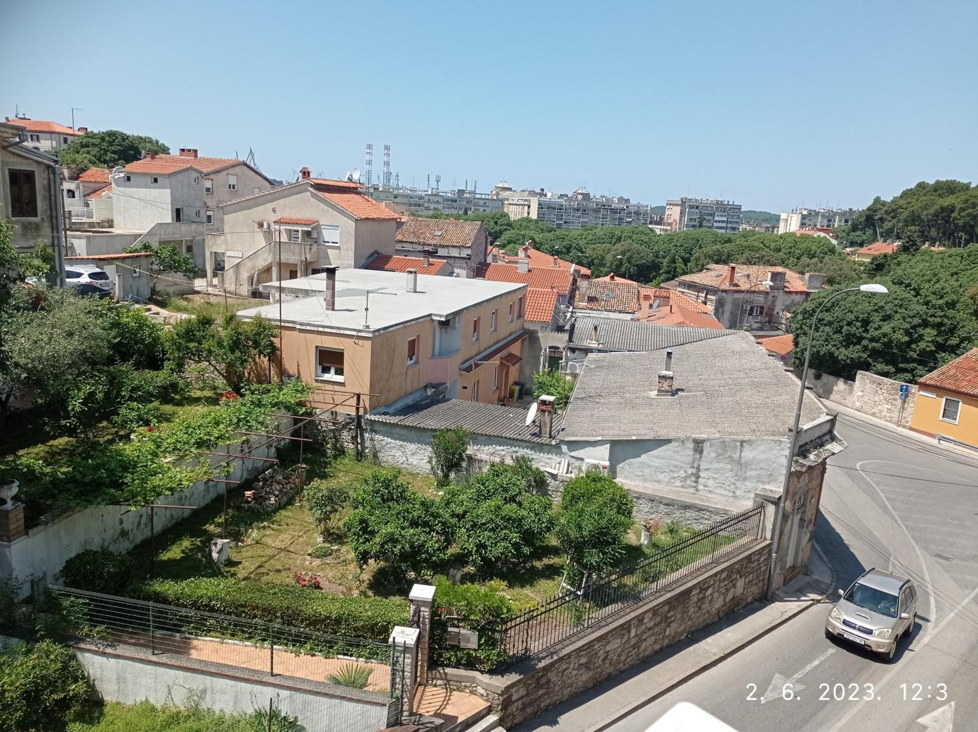 City Apartment Todor Пула Екстериор снимка